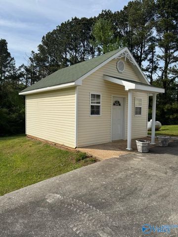 121 County Road 372, Trinity, AL 35673