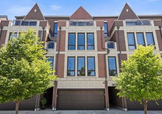 3901 S Lake Park Avenue D, Chicago, IL 60653