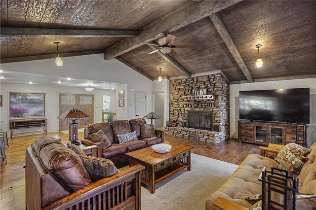 8415 Admiral Nimitz Drive, Rogers, AR 72756