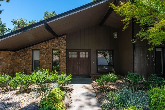8415 Admiral Nimitz Drive, Rogers, AR 72756