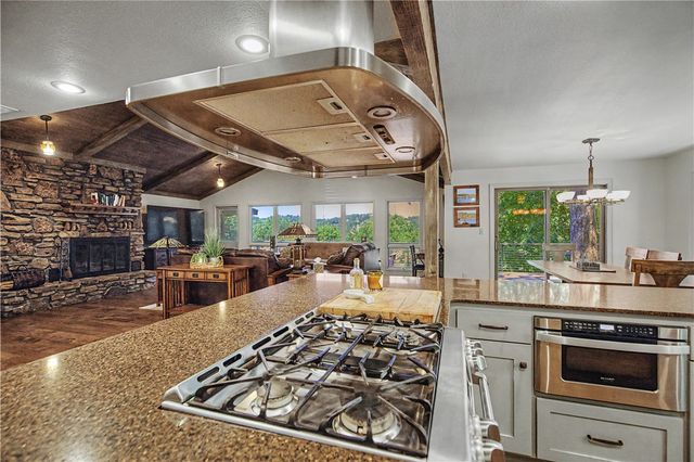 8415 Admiral Nimitz Drive, Rogers, AR 72756