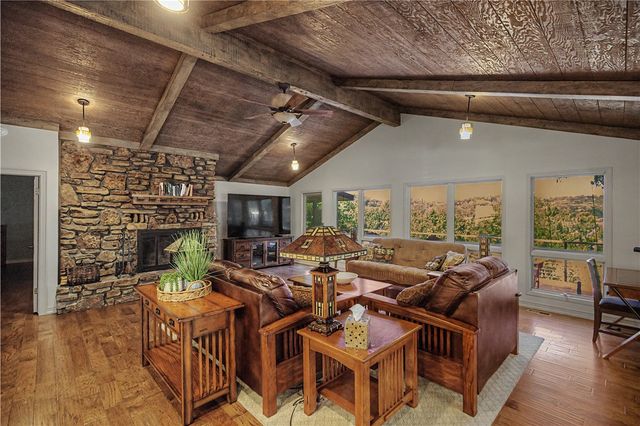 8415 Admiral Nimitz Drive, Rogers, AR 72756