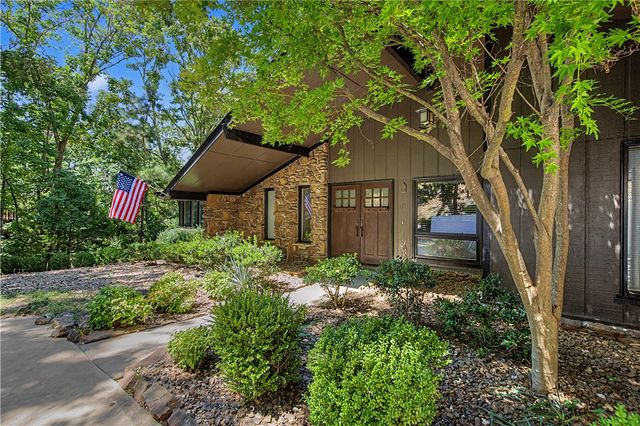 8415 Admiral Nimitz Drive, Rogers, AR 72756