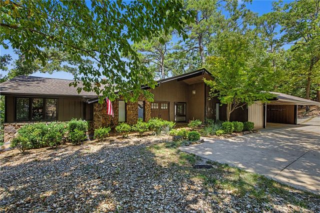 8415 Admiral Nimitz Drive, Rogers, AR 72756