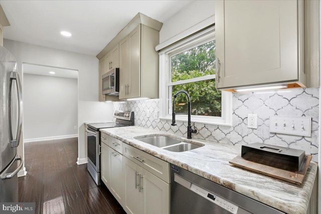 131 CASMAR ST SE, Vienna, VA 22180
