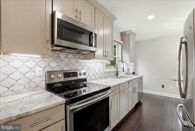 131 CASMAR ST SE, Vienna, VA 22180