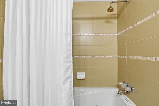 131 CASMAR ST SE, Vienna, VA 22180