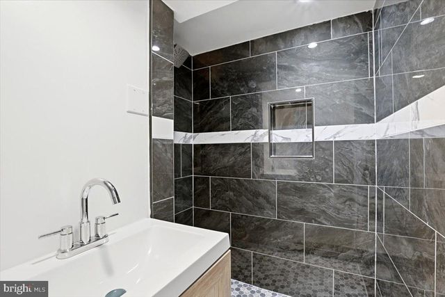 131 CASMAR ST SE, Vienna, VA 22180