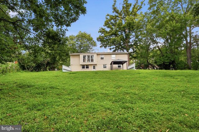 131 CASMAR ST SE, Vienna, VA 22180