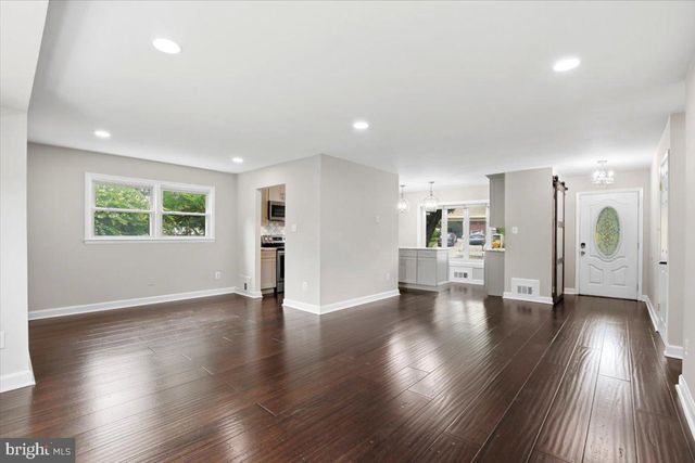 131 CASMAR ST SE, Vienna, VA 22180