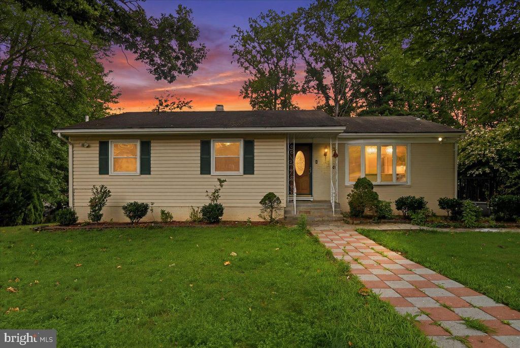 131 CASMAR ST SE, Vienna, VA 22180