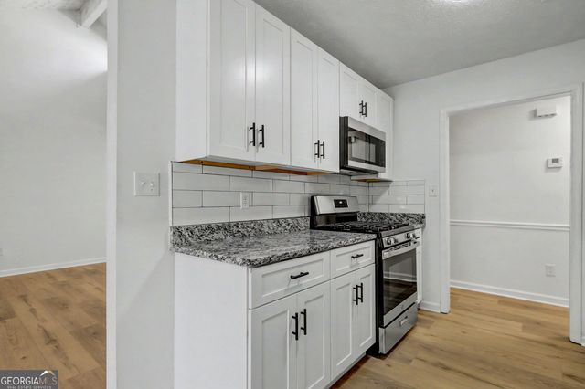 17 Rivercrest Drive, Riverdale, GA 30274