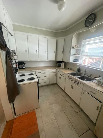 963 Washtenaw Avenue, Ypsilanti, MI 48197