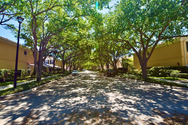 67 Tall Oaks Circle, Tequesta, FL 33469