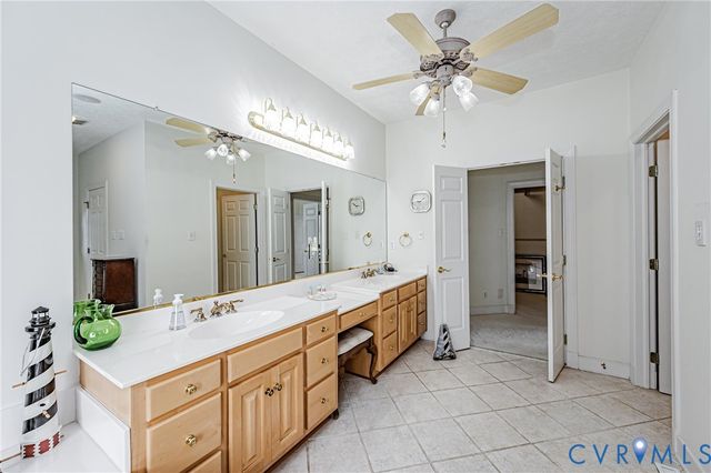 12106 Sloan Dr, Chester, VA 23838