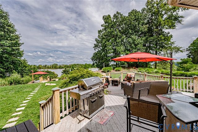 12106 Sloan Dr, Chester, VA 23838