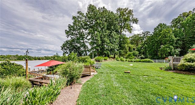 12106 Sloan Dr, Chester, VA 23838