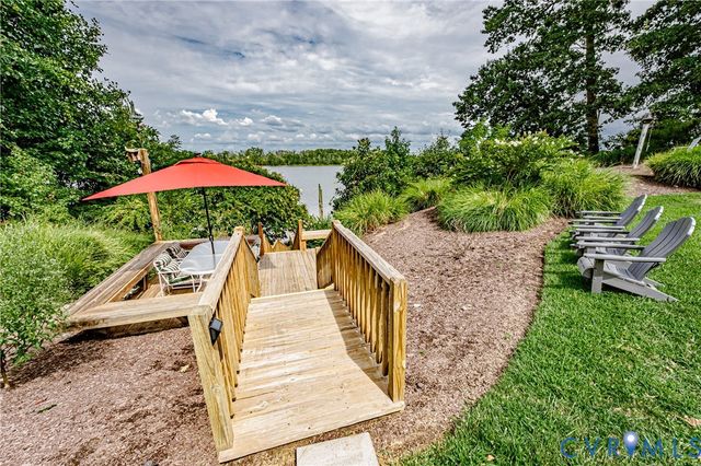 12106 Sloan Dr, Chester, VA 23838