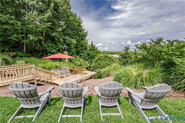 12106 Sloan Dr, Chester, VA 23838