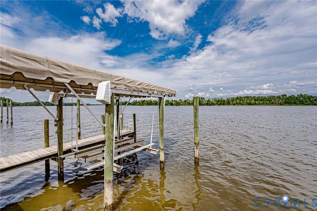 12106 Sloan Dr, Chester, VA 23838