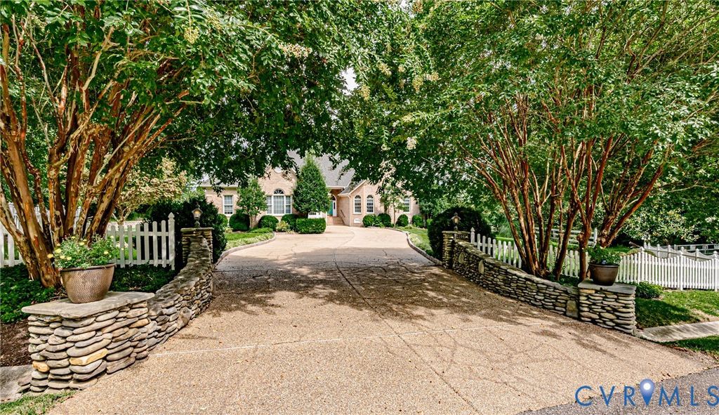 12106 Sloan Dr, Chester, VA 23838