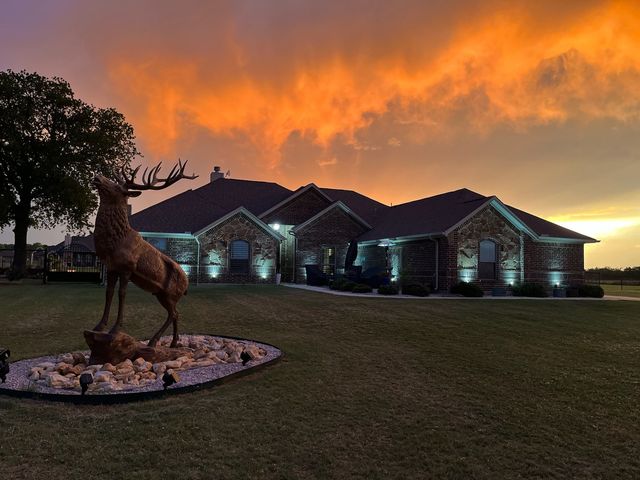 205 Lavender Court, Springtown, TX 76082