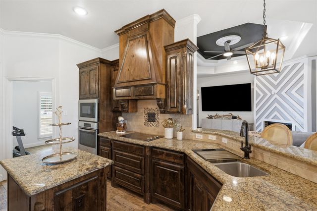 205 Lavender Court, Springtown, TX 76082