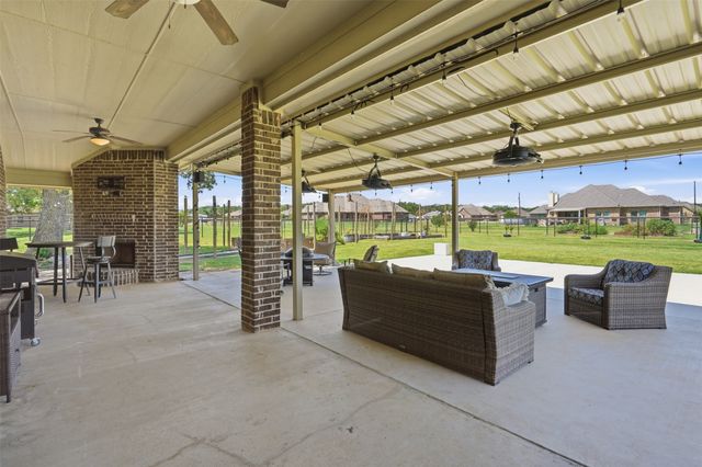 205 Lavender Court, Springtown, TX 76082