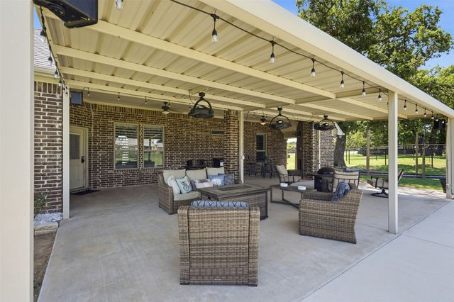 205 Lavender Court, Springtown, TX 76082