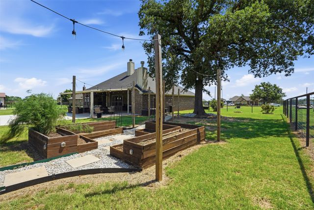 205 Lavender Court, Springtown, TX 76082