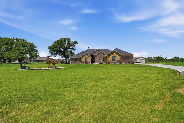 205 Lavender Court, Springtown, TX 76082