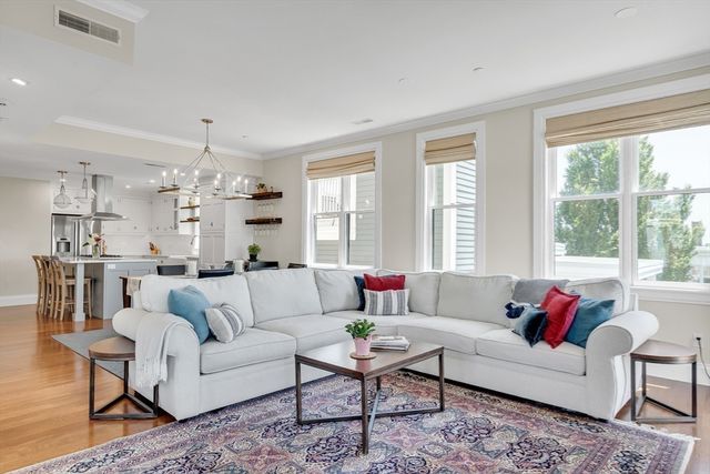 284 Bunker Hill St. 4, Boston, MA 02129