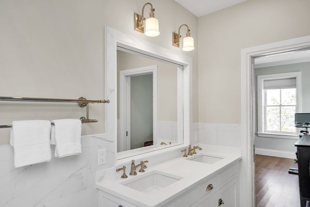 284 Bunker Hill St. 4, Boston, MA 02129