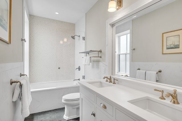 284 Bunker Hill St. 4, Boston, MA 02129