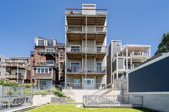 284 Bunker Hill St. 4, Boston, MA 02129