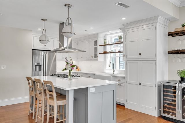 284 Bunker Hill St. 4, Boston, MA 02129