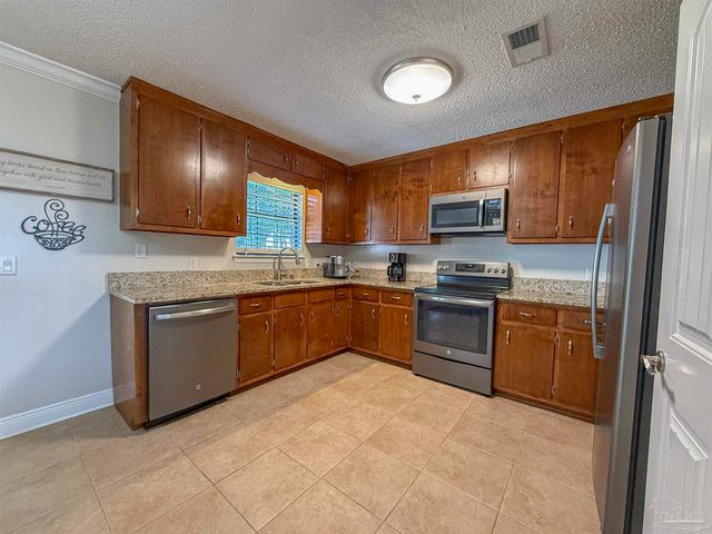 4410 Mundy Ln, Pace, FL 32571