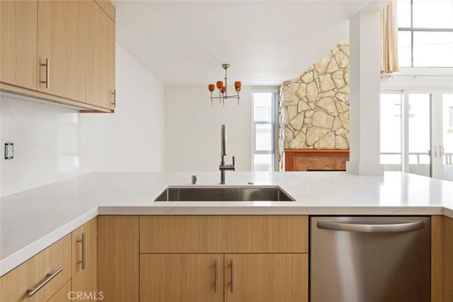 1007 S. Catalina Avenue 106, Redondo Beach, CA 90277