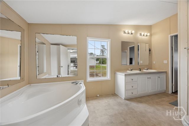 196 Tupelo Loop NE, Ludowici, GA 31316