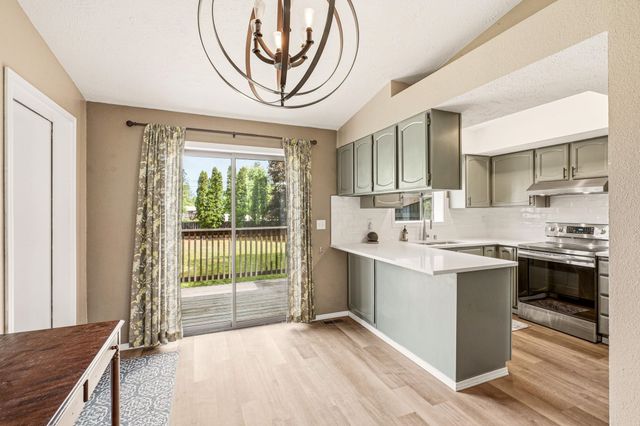 509 E E Shiloh Hills Dr Dr, Spokane, WA 99208