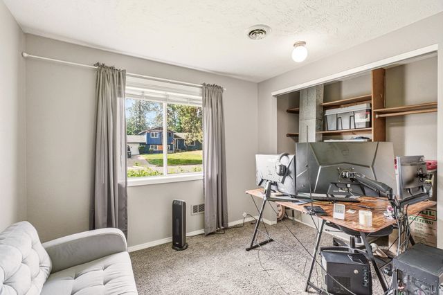 509 E E Shiloh Hills Dr Dr, Spokane, WA 99208
