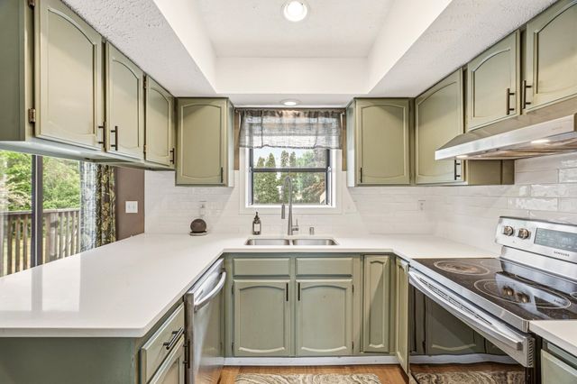 509 E E Shiloh Hills Dr Dr, Spokane, WA 99208