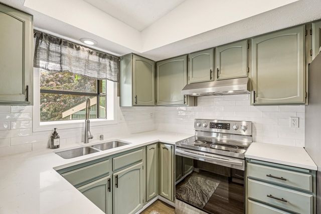 509 E E Shiloh Hills Dr Dr, Spokane, WA 99208