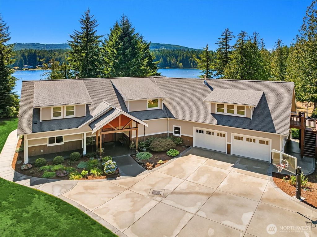 8725 & 8723 NW Holly Road, Bremerton, WA 98312