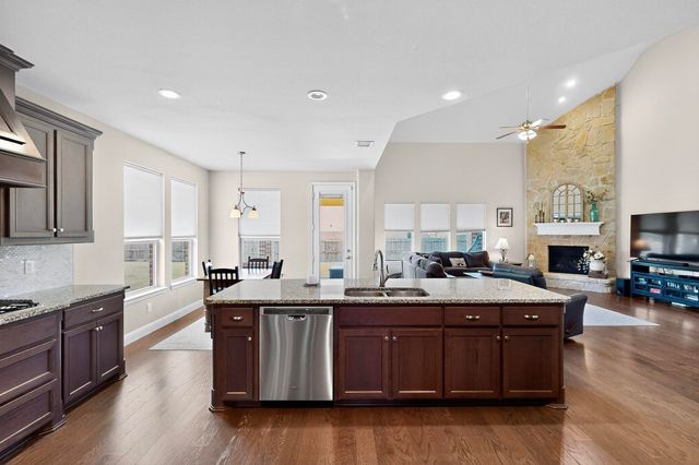 400 Clear Creek Drive, Mansfield, TX 76063