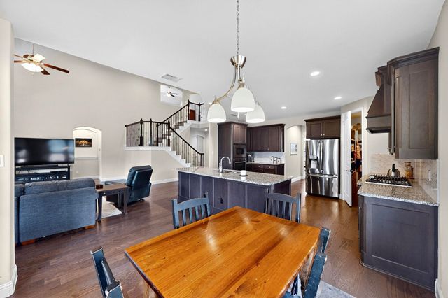 400 Clear Creek Drive, Mansfield, TX 76063