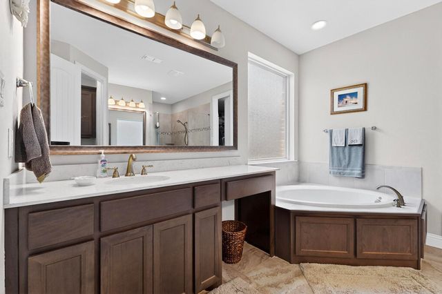 400 Clear Creek Drive, Mansfield, TX 76063