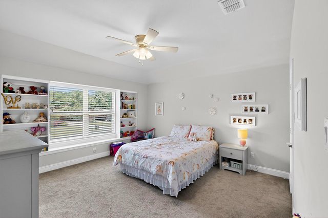 400 Clear Creek Drive, Mansfield, TX 76063