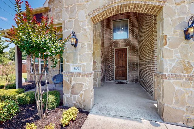 400 Clear Creek Drive, Mansfield, TX 76063