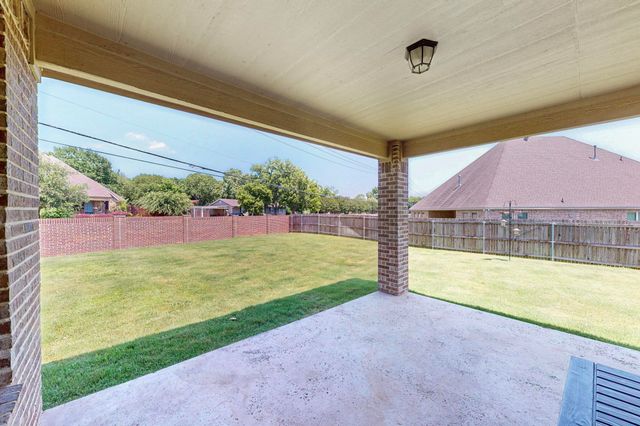 400 Clear Creek Drive, Mansfield, TX 76063